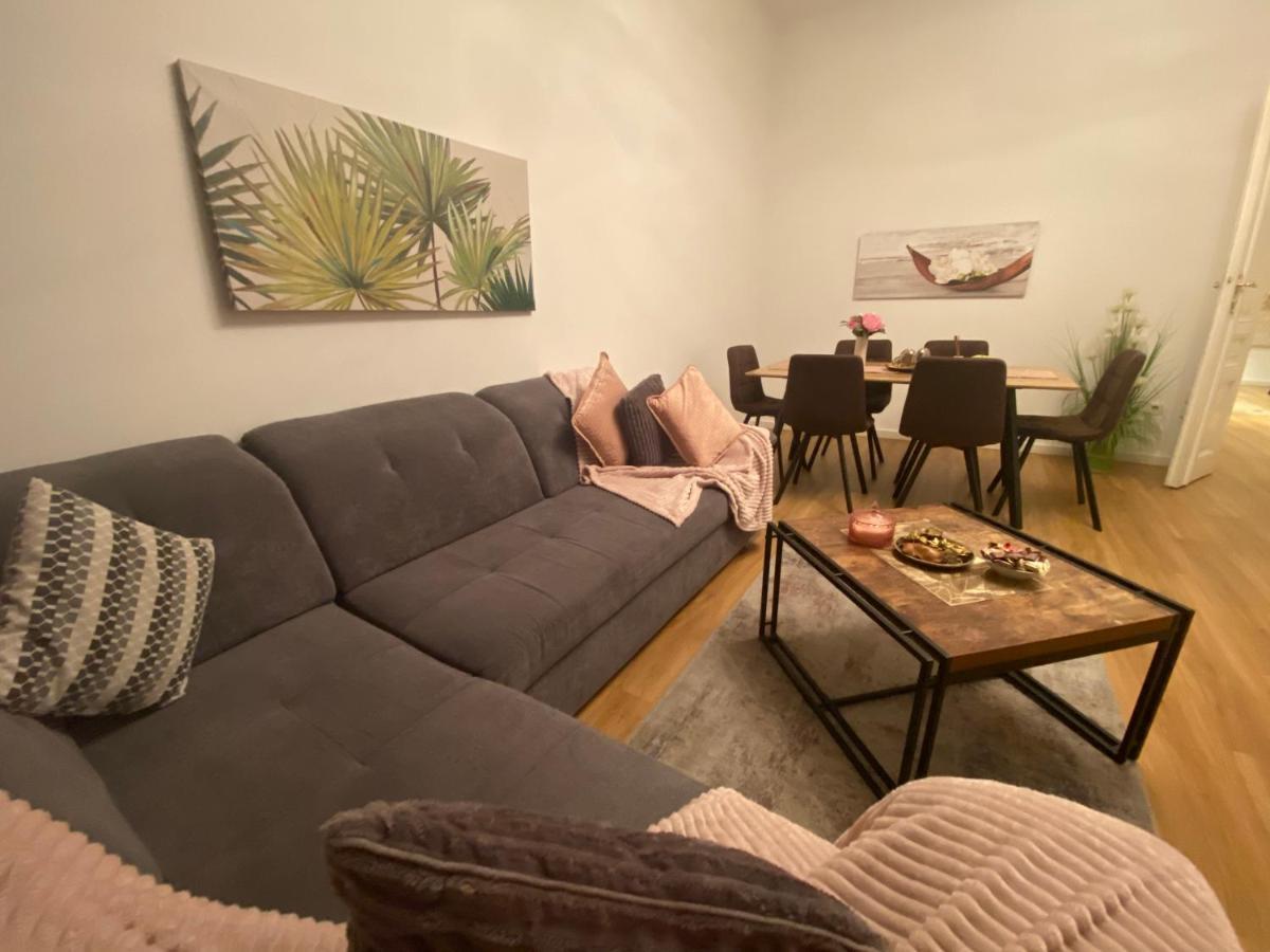 Biljka Apartment Wina Bagian luar foto