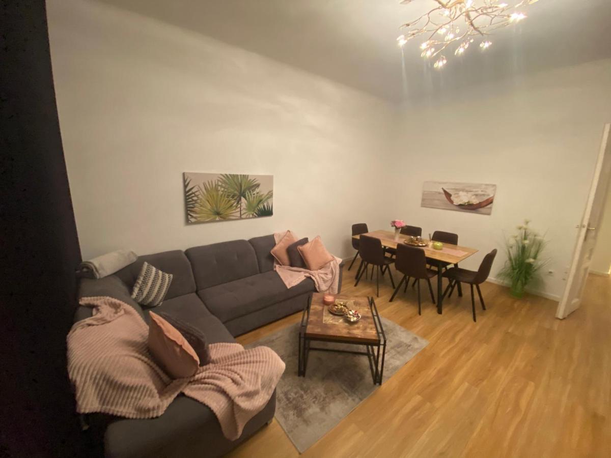 Biljka Apartment Wina Bagian luar foto