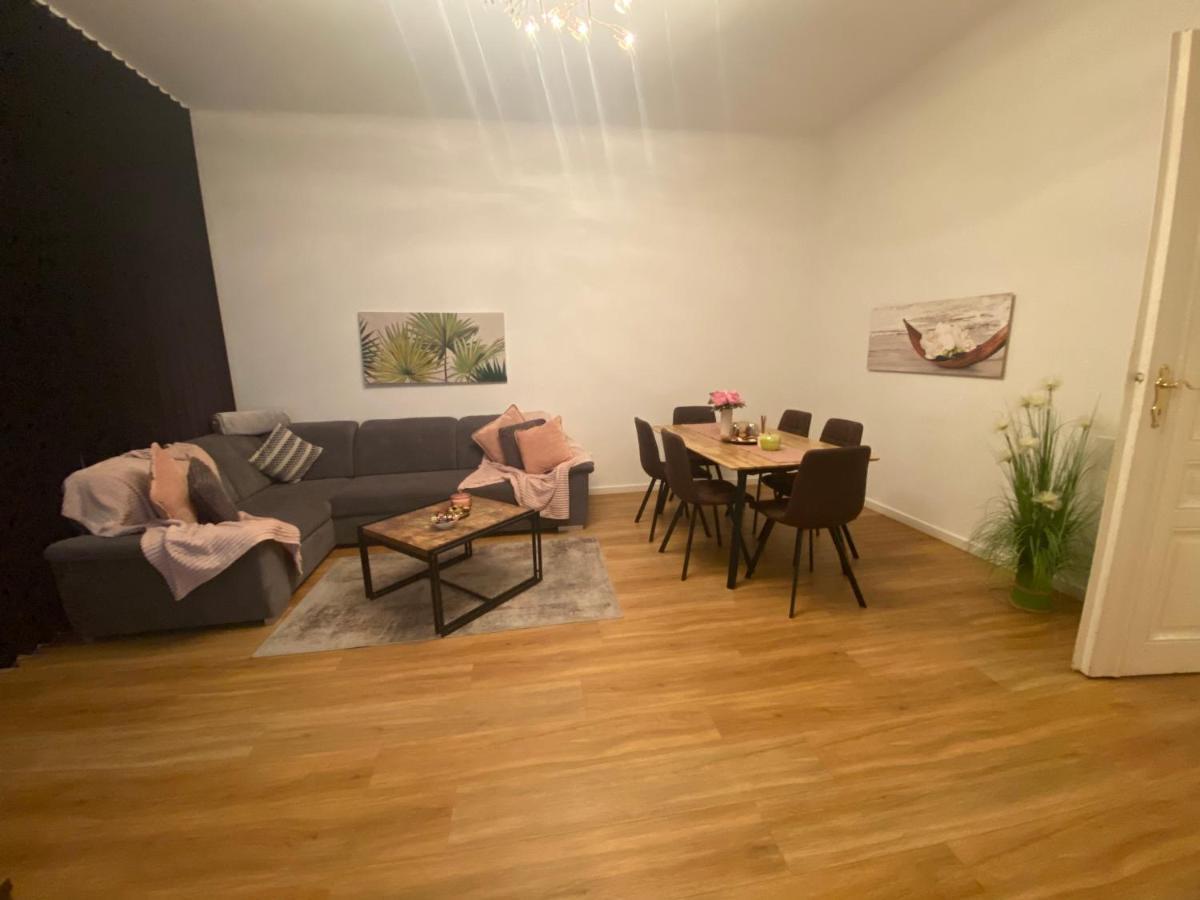 Biljka Apartment Wina Bagian luar foto