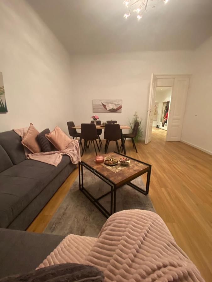 Biljka Apartment Wina Bagian luar foto