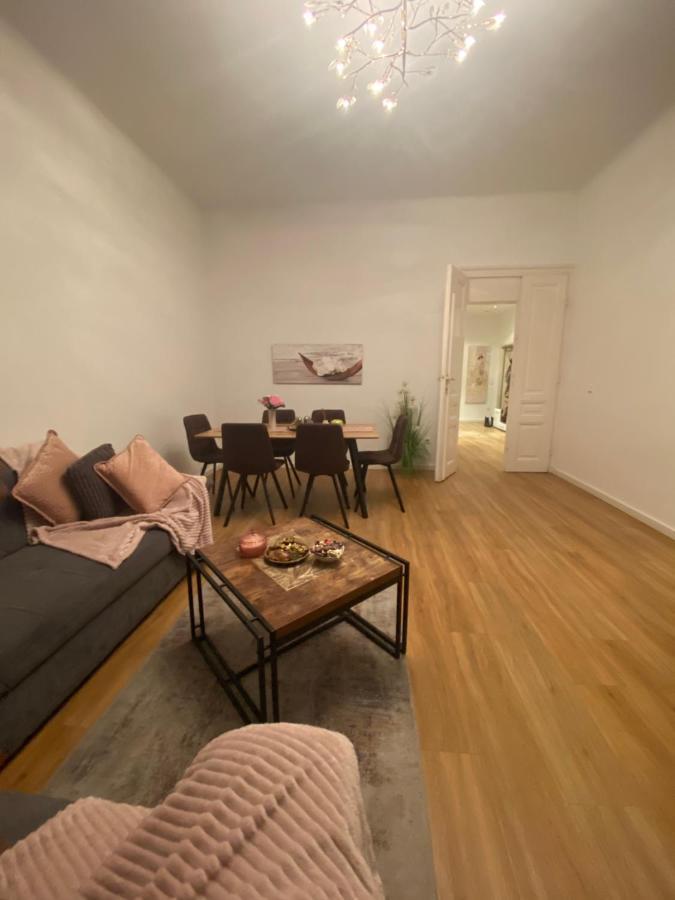 Biljka Apartment Wina Bagian luar foto