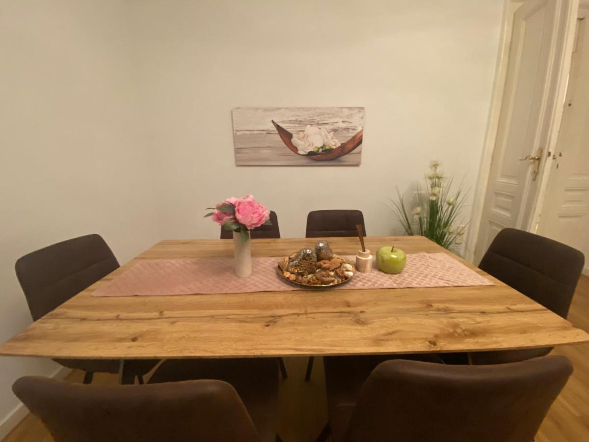Biljka Apartment Wina Bagian luar foto